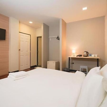 Go Inn Silom Bts St Louis V โกอินน์ สีลม 2 Bangkok Luaran gambar