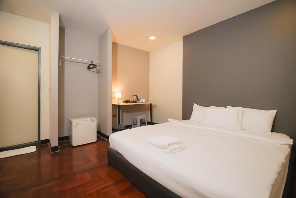 Go Inn Silom Bts St Louis V โกอินน์ สีลม 2 Bangkok Luaran gambar