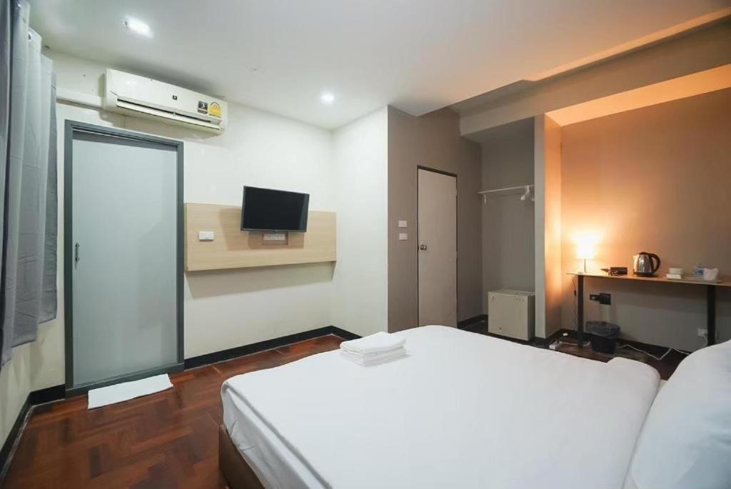Go Inn Silom Bts St Louis V โกอินน์ สีลม 2 Bangkok Luaran gambar